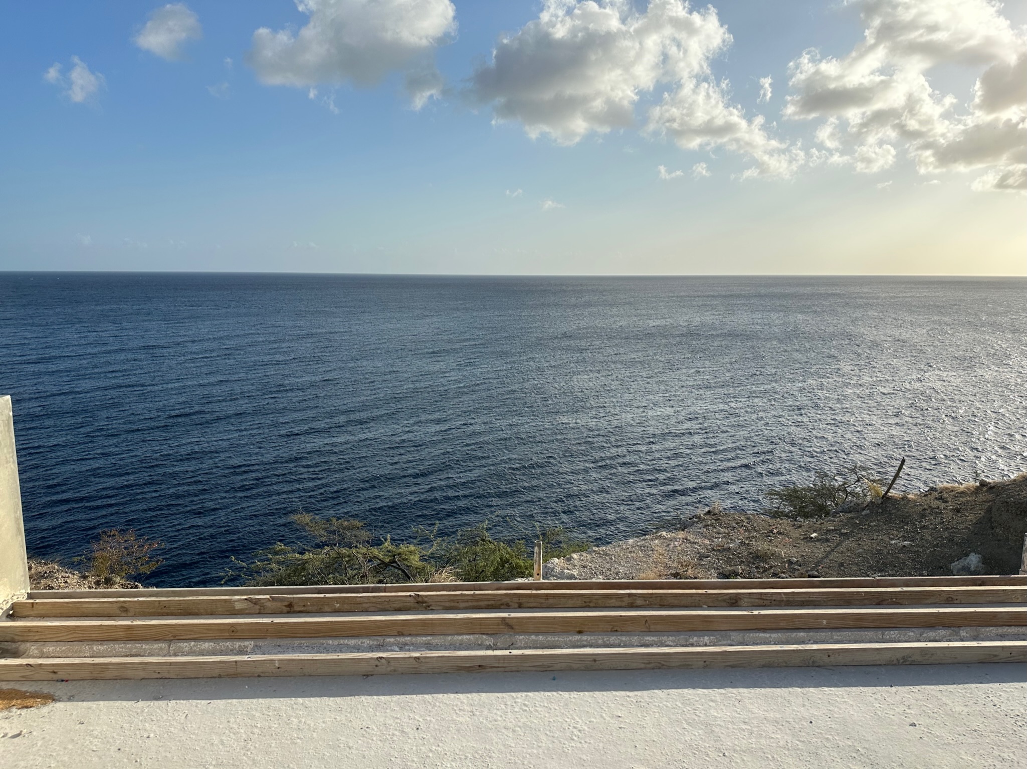 Uw Privéparadijs op een Klif met Fenomenaal Zeezicht