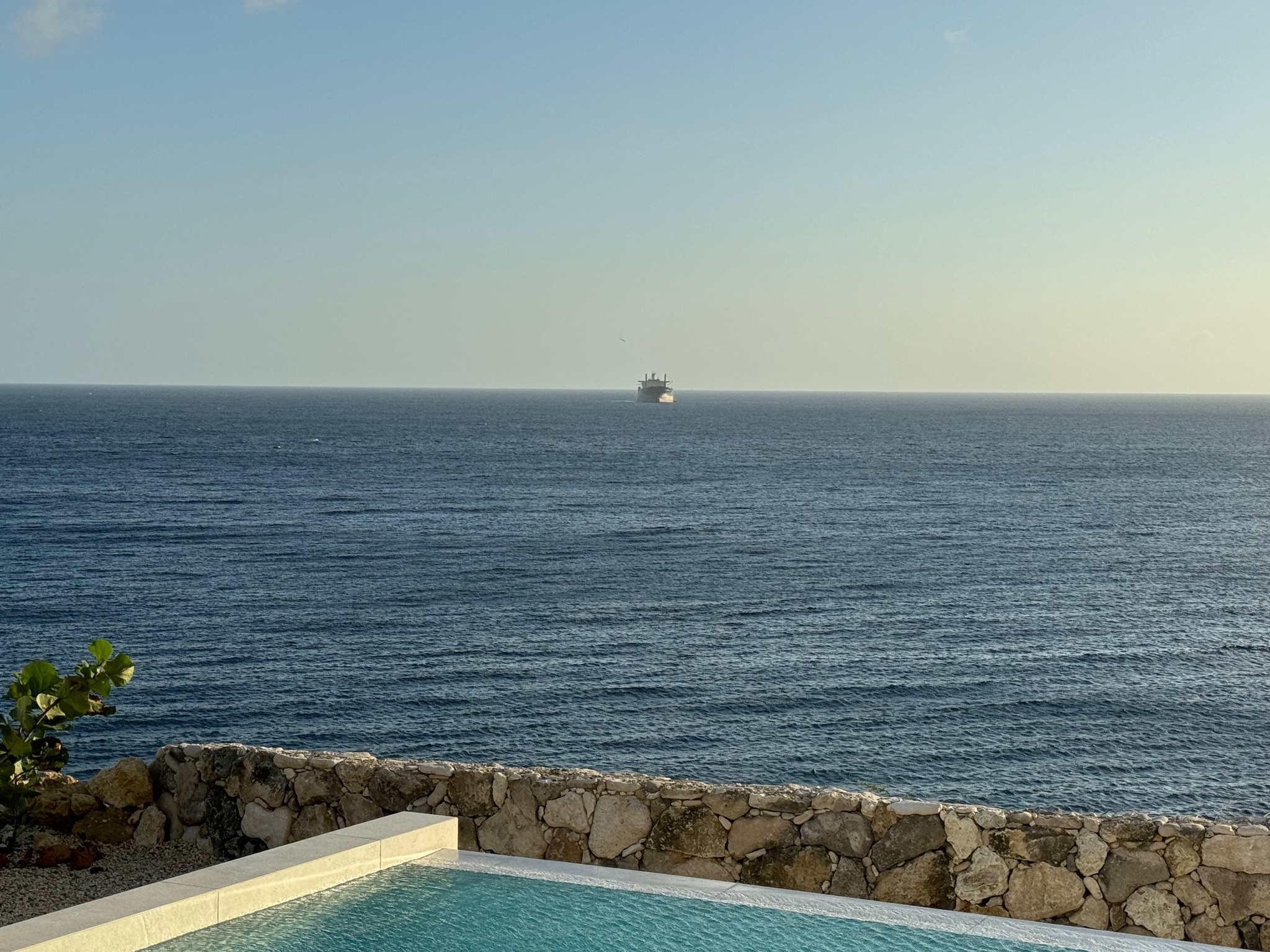 Uw Privéparadijs op een Klif met Fenomenaal Zeezicht