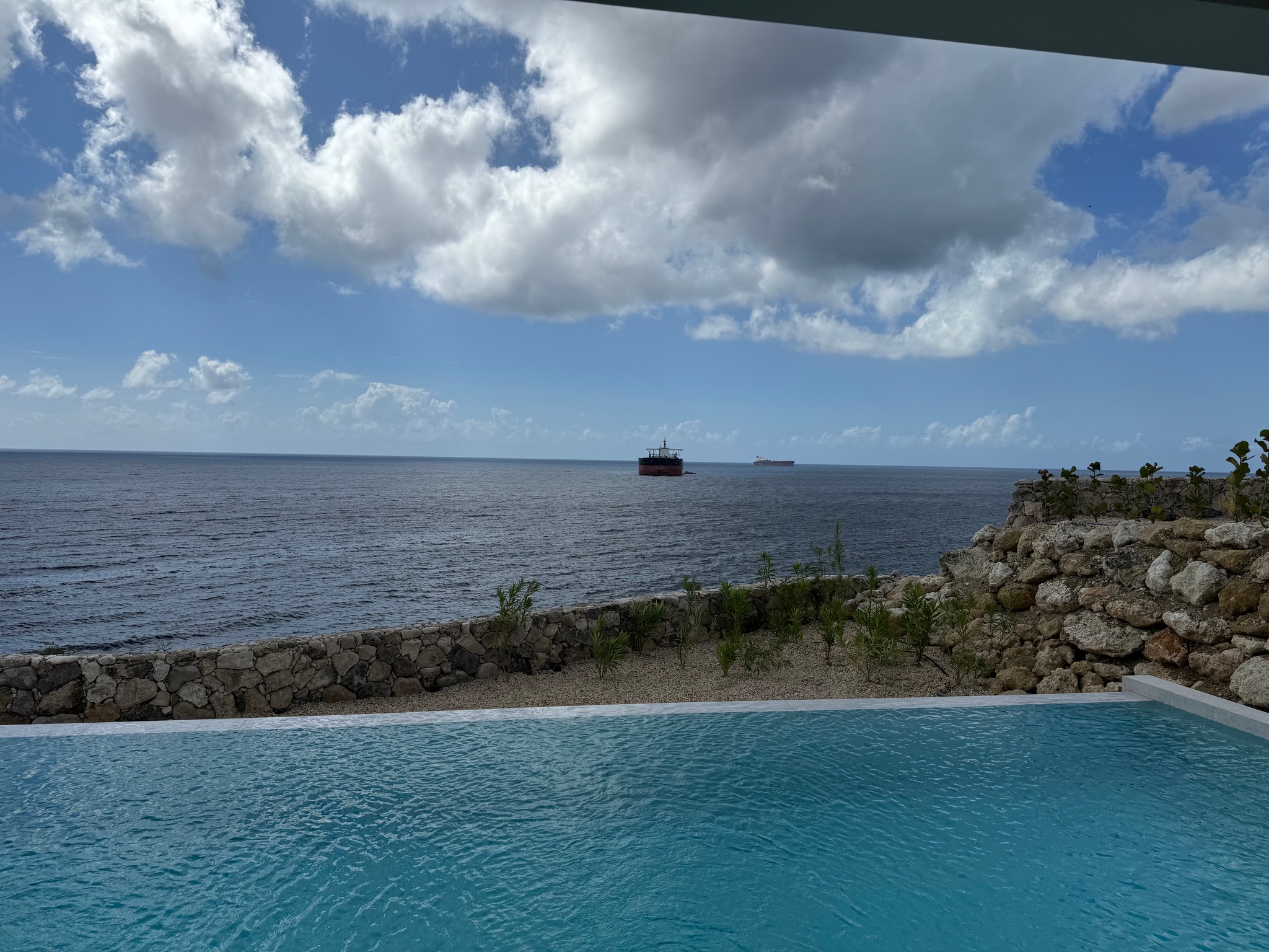 Uw Privéparadijs op een Klif met Fenomenaal Zeezicht