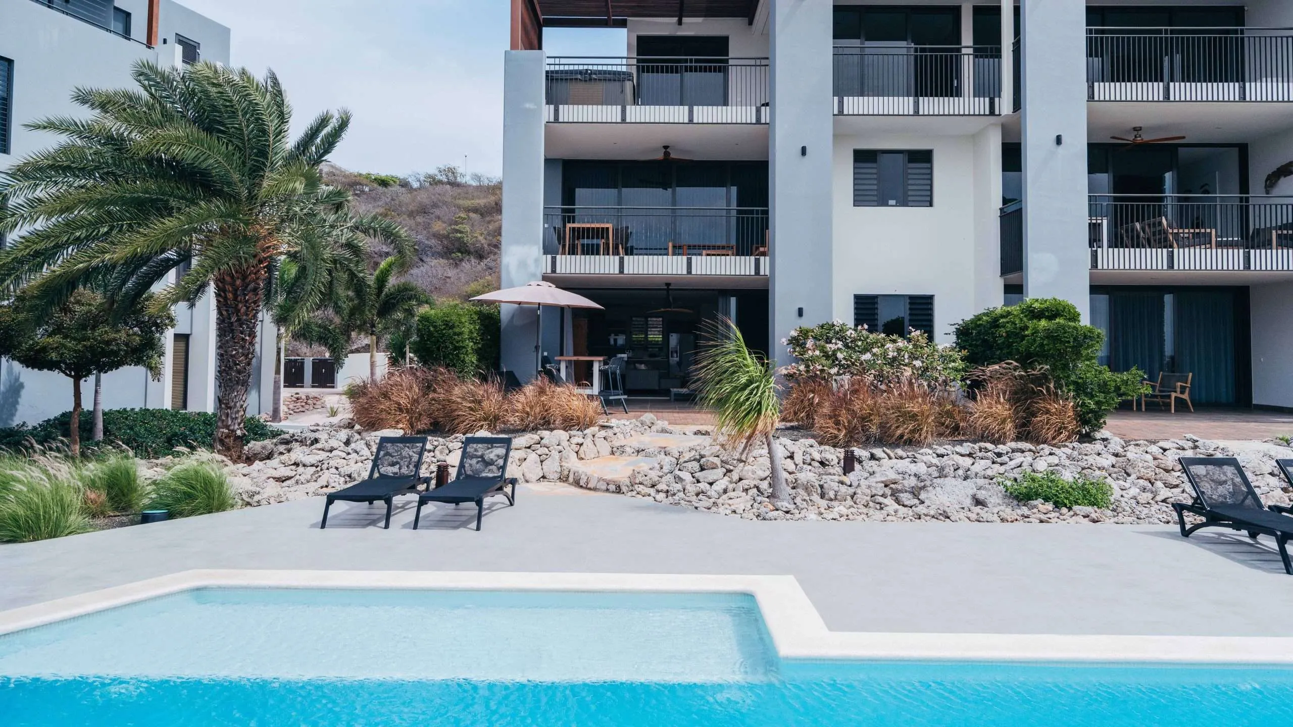 Holland House - Cape Marie 1401