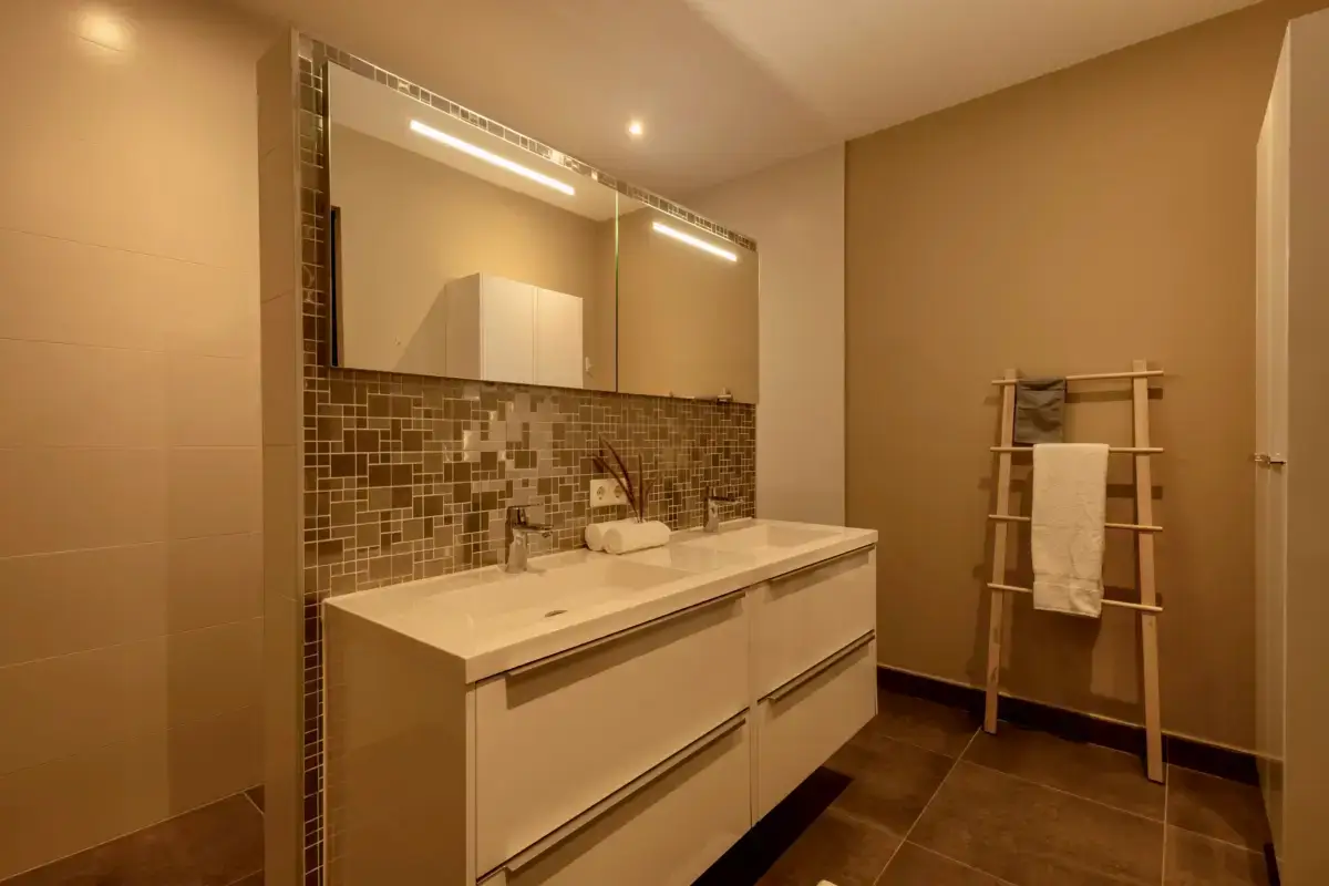 Holland House - Cape Marie 1401