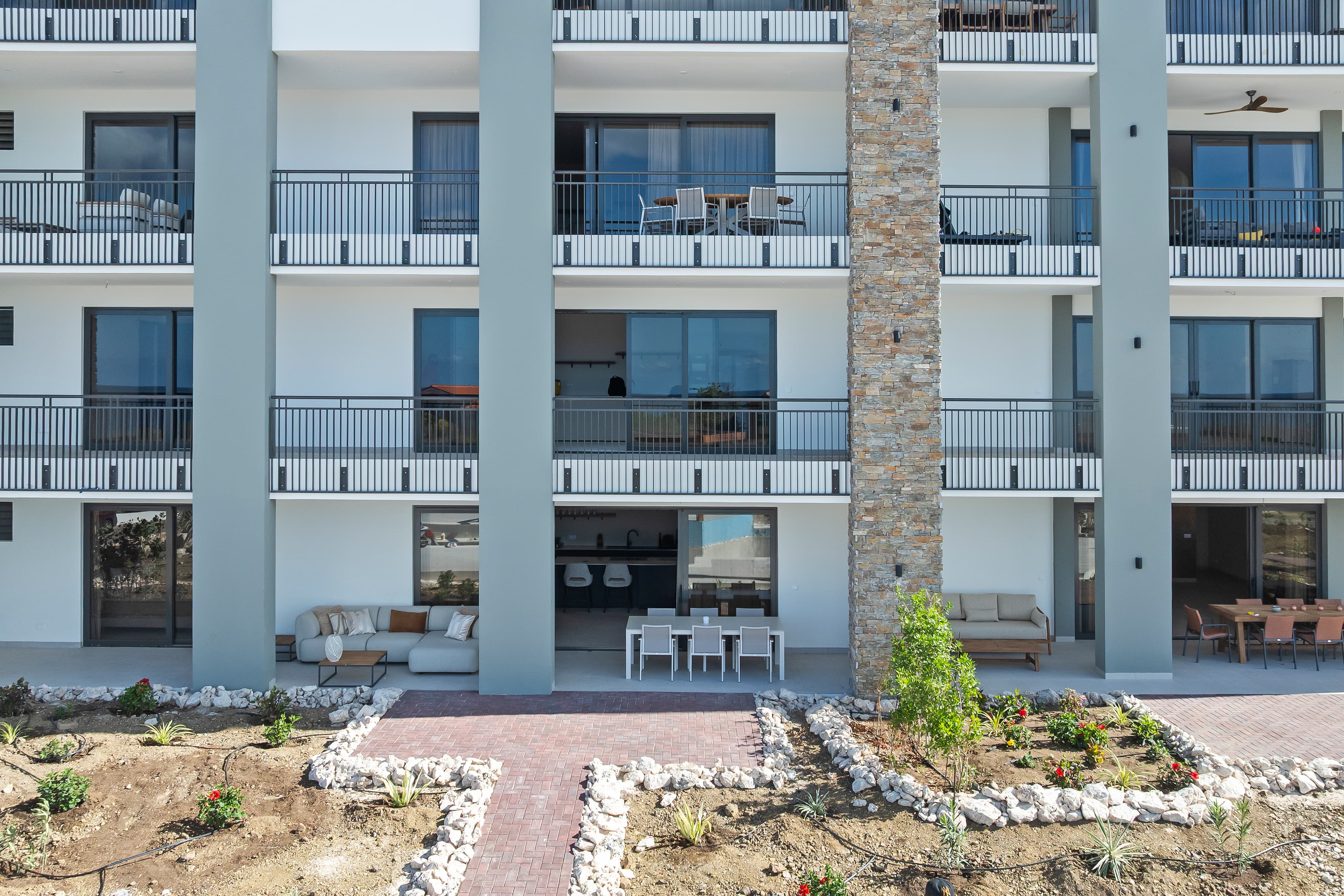 Holland House - Cape Marie C3