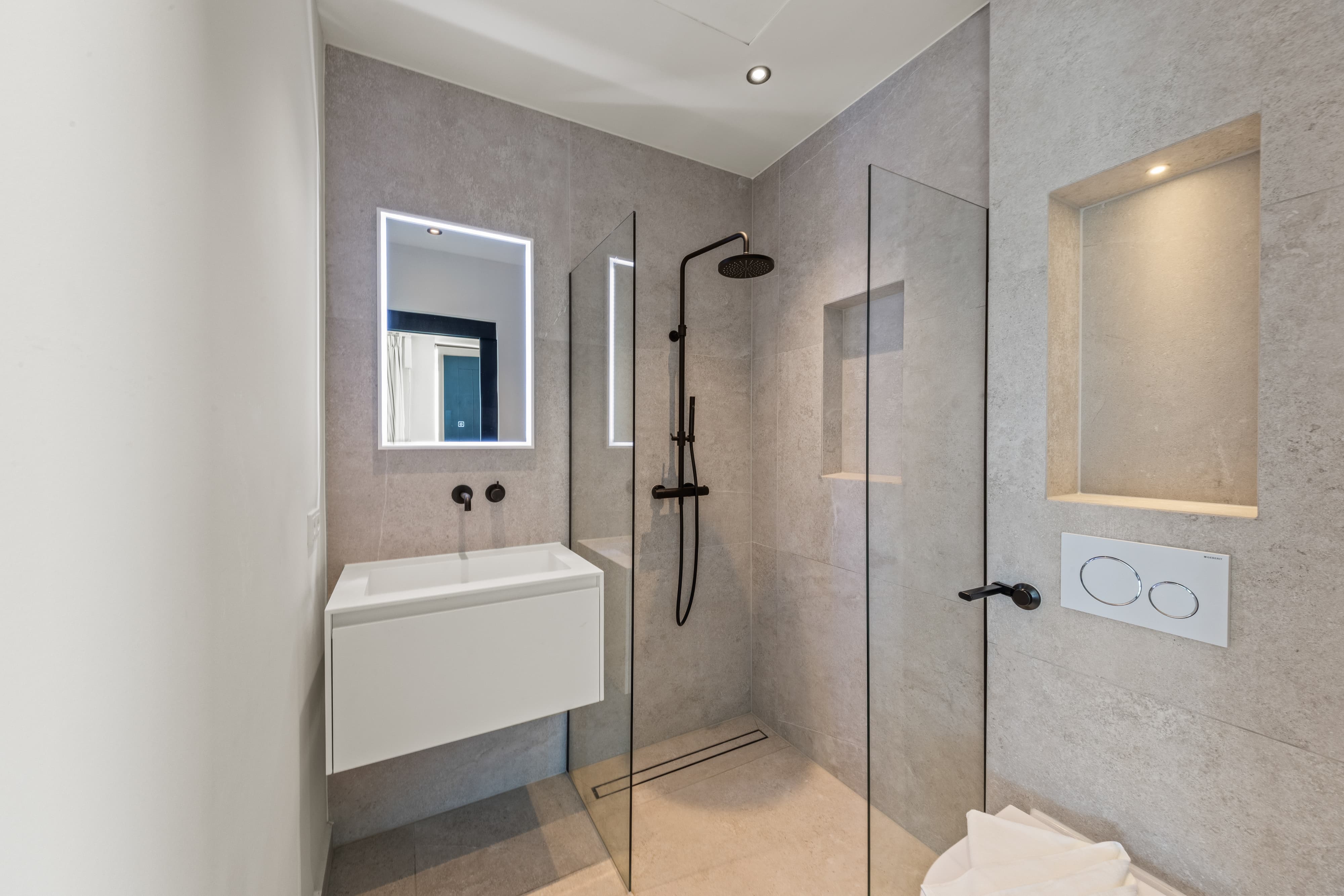 Holland House - Blue Bay - on a cliff with a phenomenal sea view