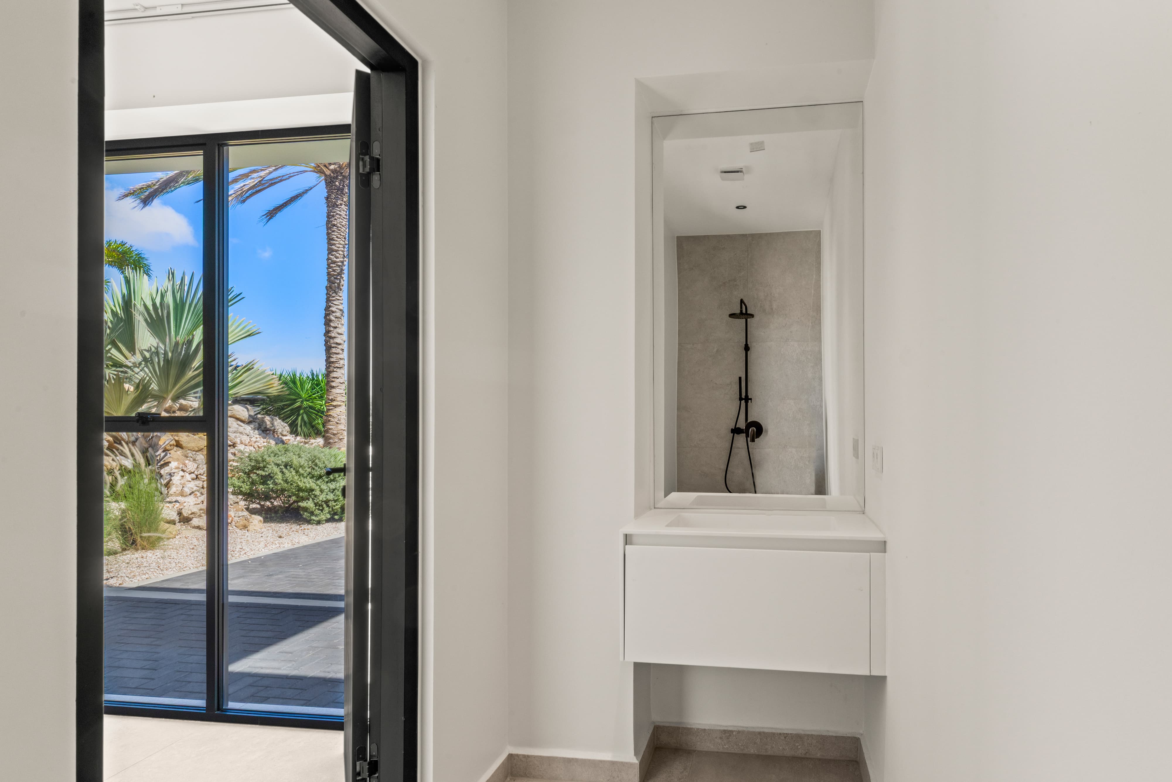 Holland House - Blue Bay - on a cliff with a phenomenal sea view