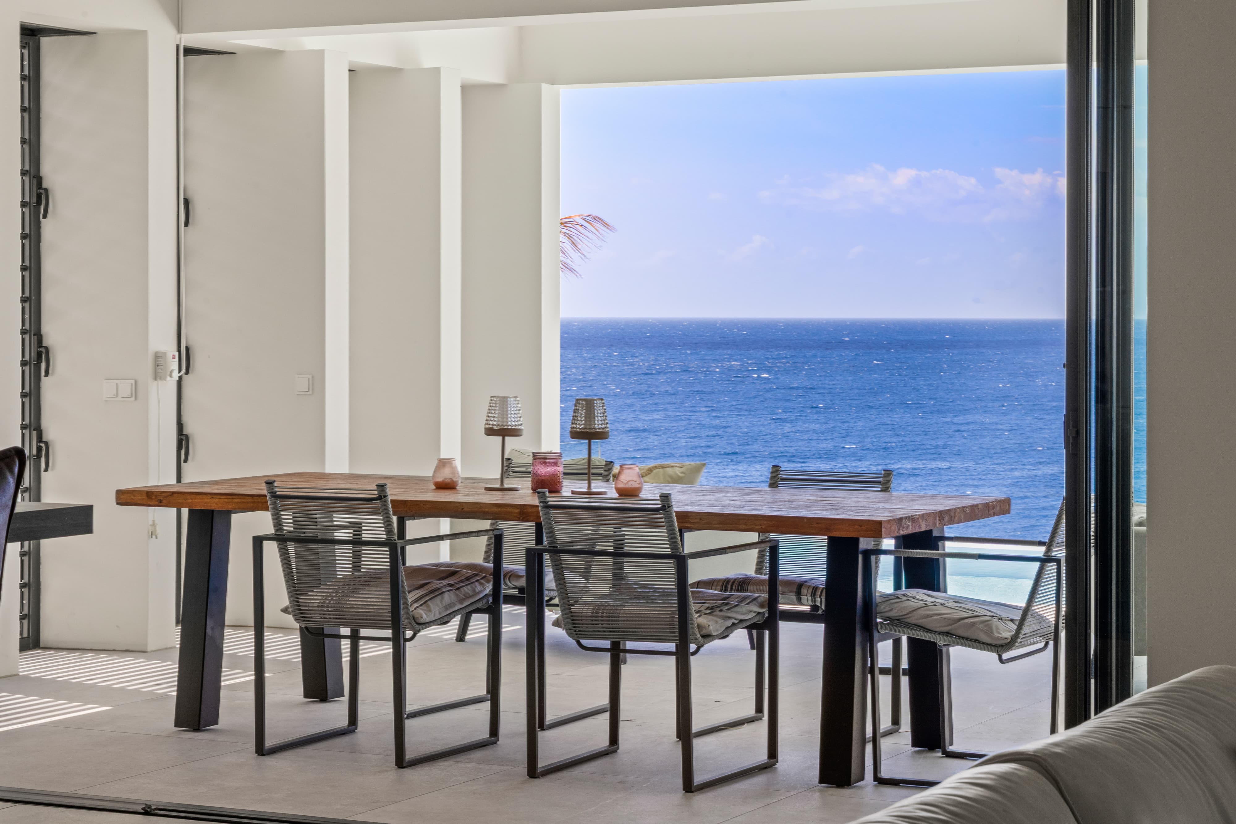 Holland House - Blue Bay - on a cliff with a phenomenal sea view