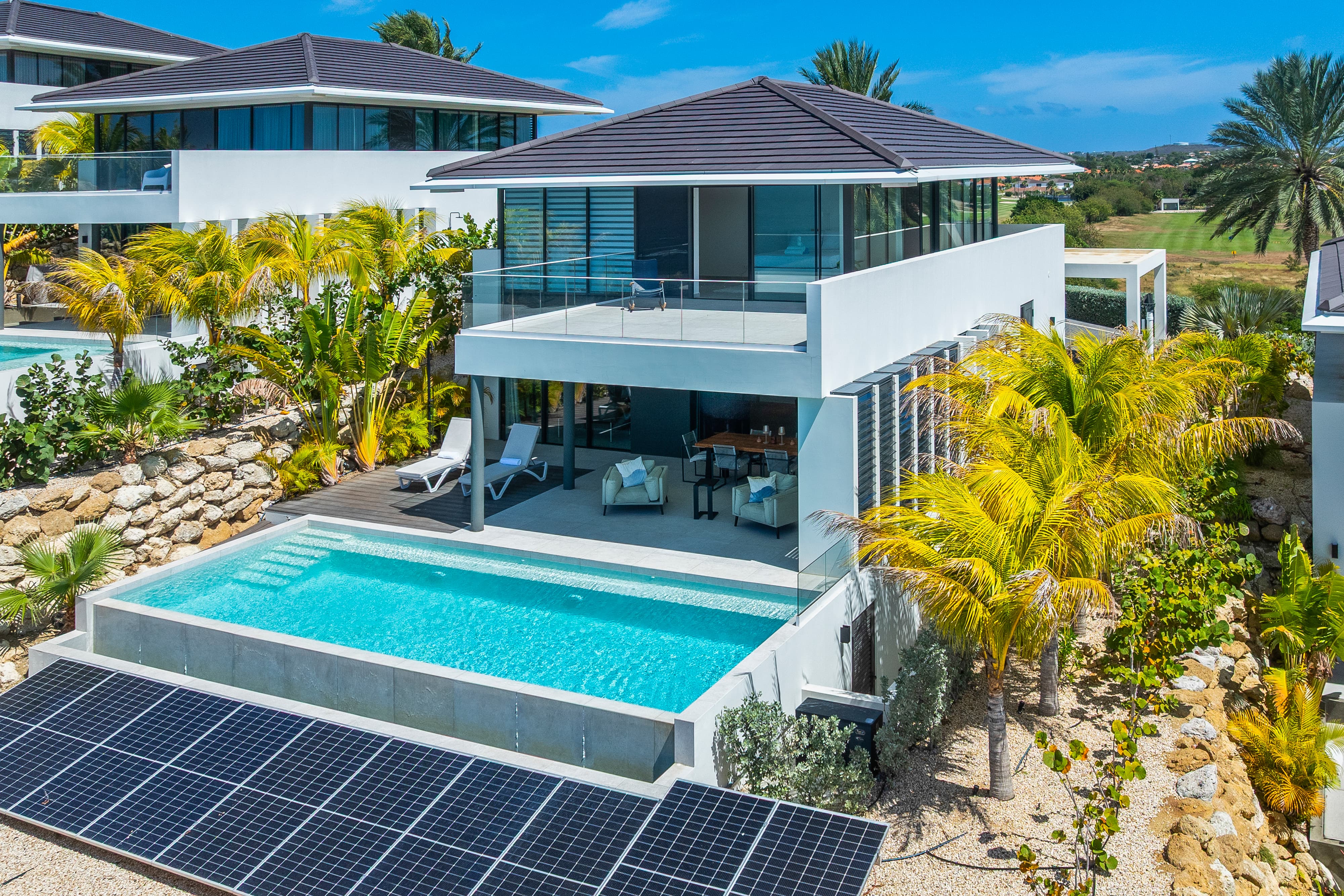 Holland House - Blue Bay - on a cliff with a phenomenal sea view
