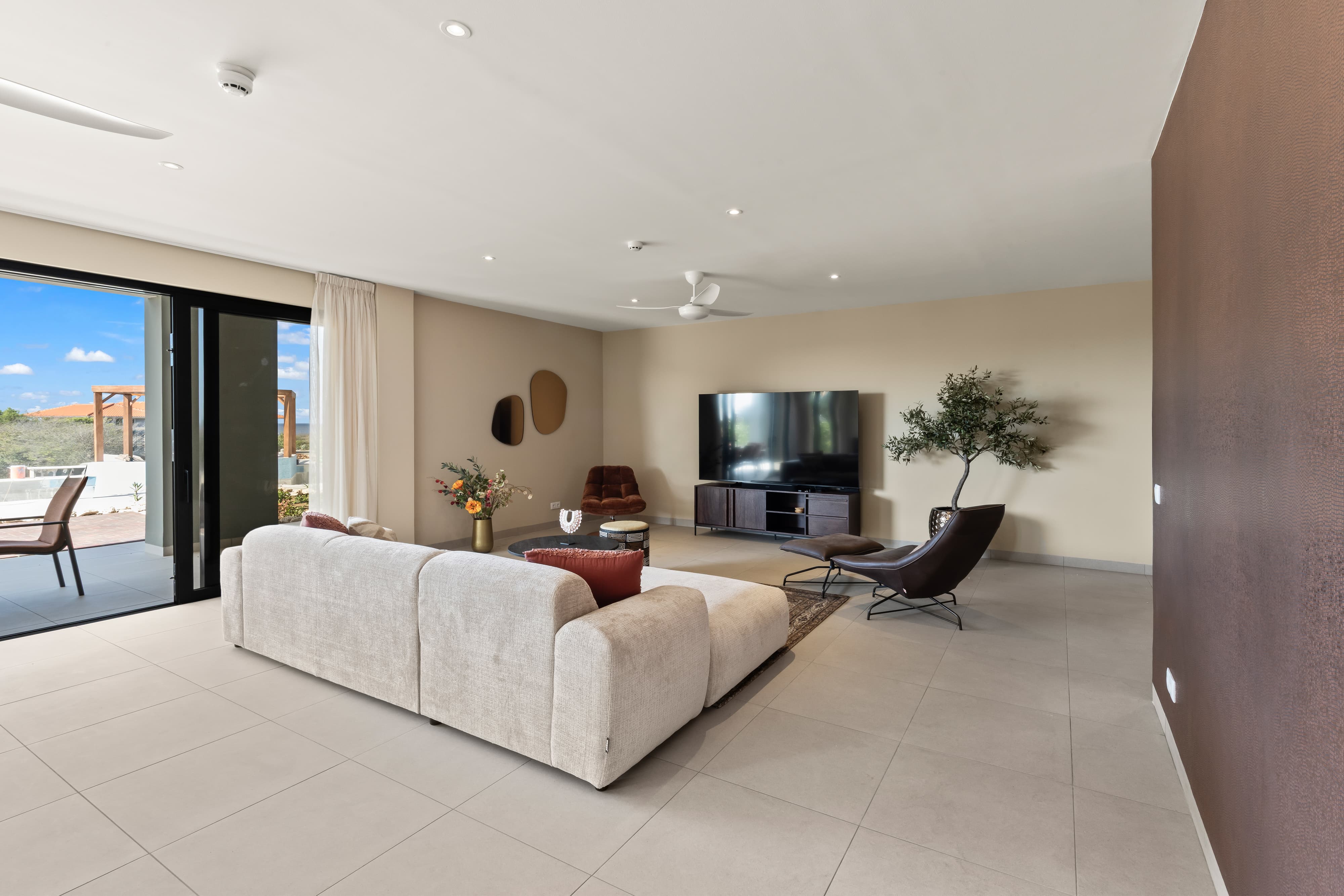 Holland House - Cape Marie C4