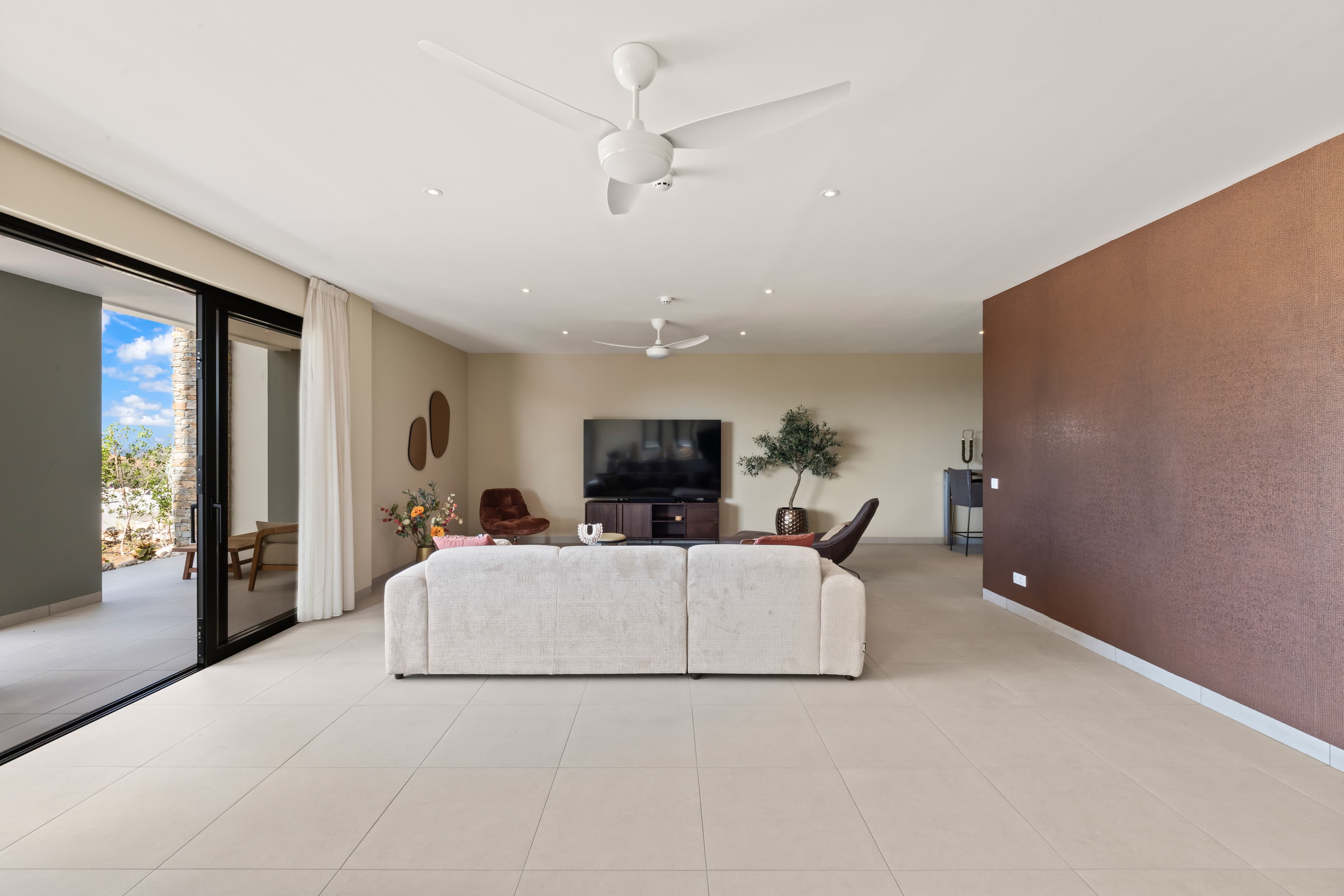 Holland House - Cape Marie C4