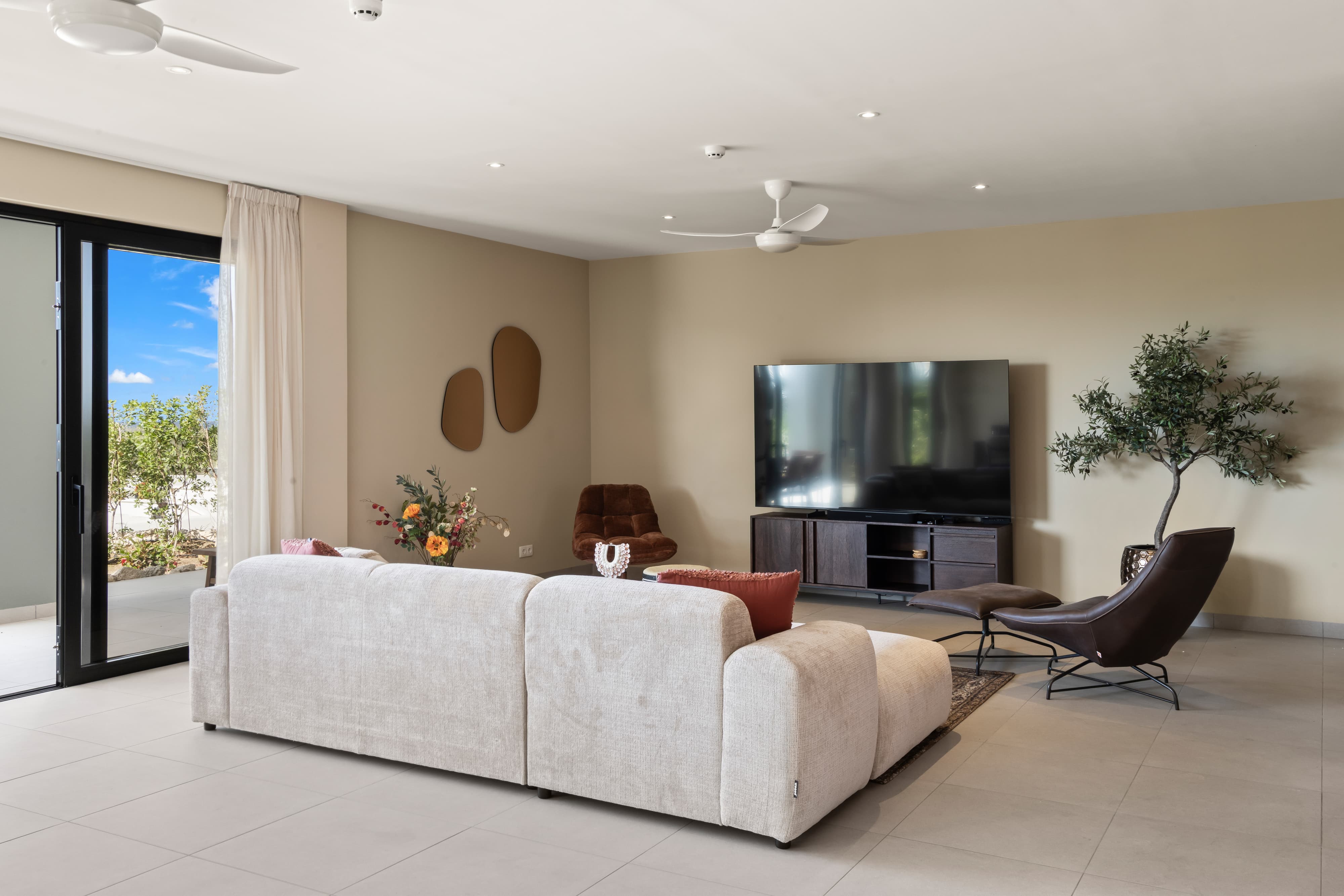 Holland House - Cape Marie C4