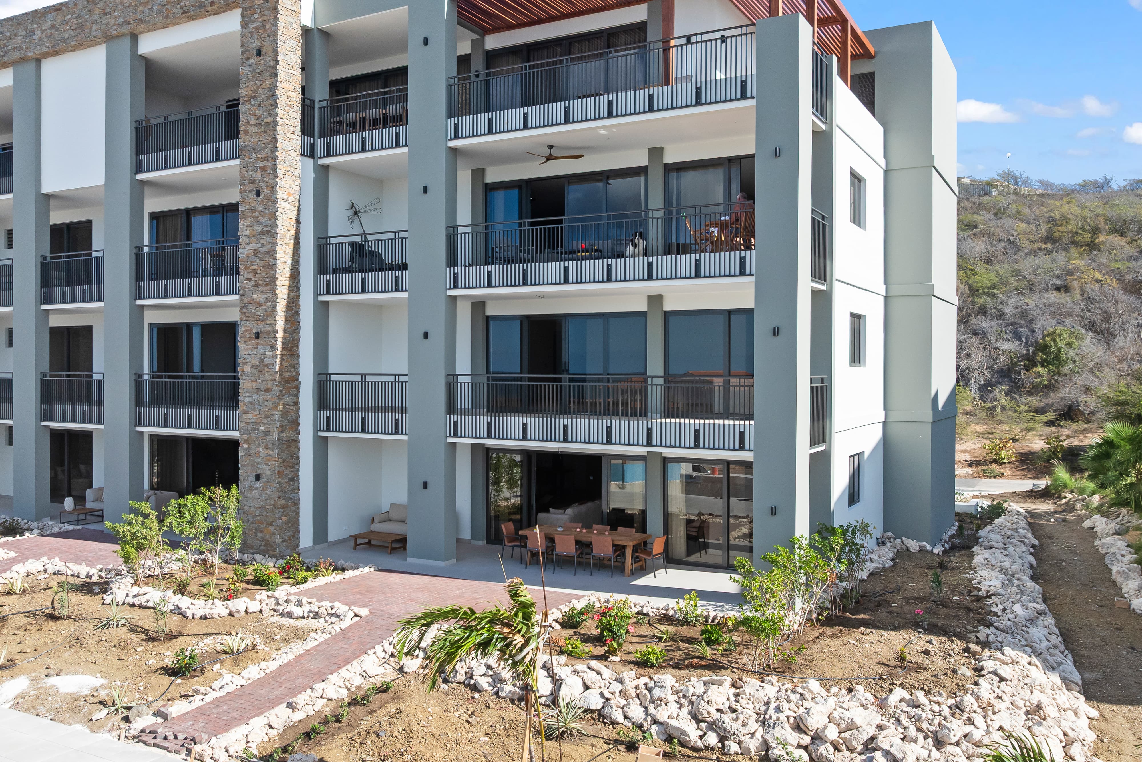 Holland House - Cape Marie C4